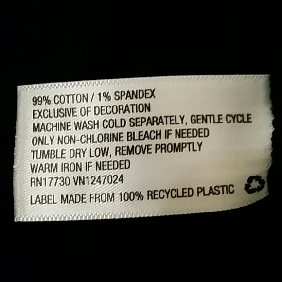 Universal Thread top. Size medium. - Picture 8 of 11